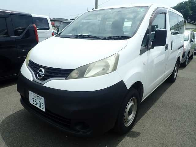 NISSAN NV200 2011
