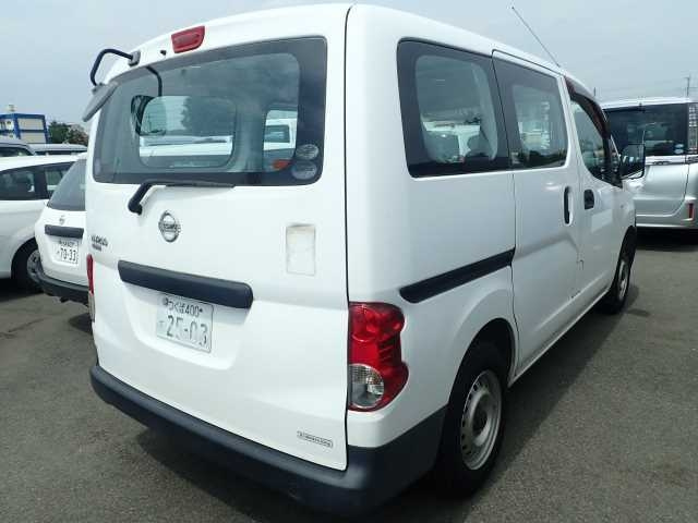NISSAN NV200 2011