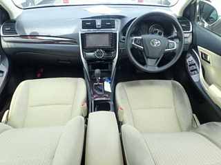 TOYOTA PREMIO 2016