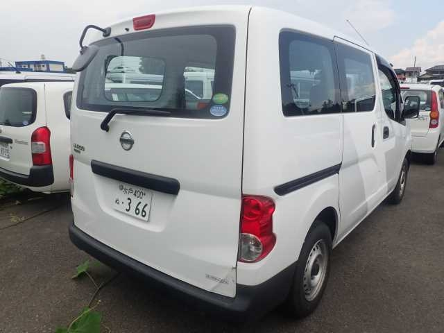 NISSAN NV200 2019