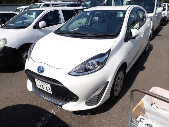 TOYOTA AQUA 2019