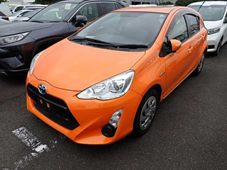 TOYOTA AQUA 2016