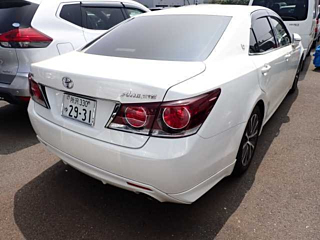 TOYOTA CROWN 2018