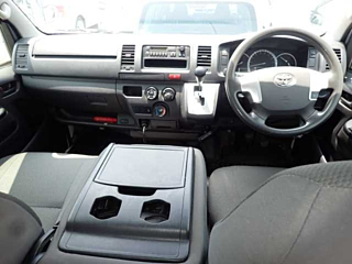 TOYOTA HIACE VAN 2020