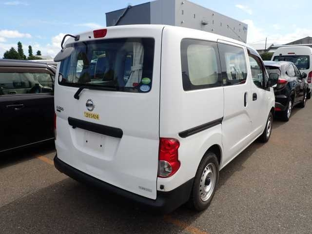 NISSAN NV200 2018