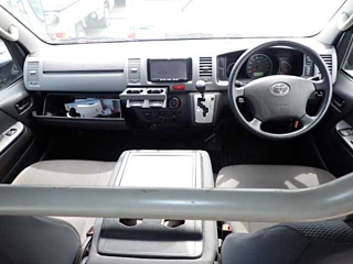 TOYOTA HIACE VAN 2011