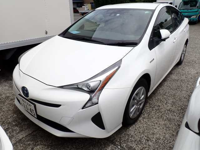 TOYOTA PRIUS 2018