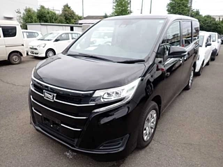 TOYOTA NOAH 2018