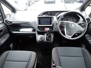 TOYOTA NOAH 2018