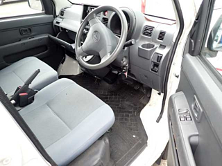 DAIHATSU HIJET VAN 2017