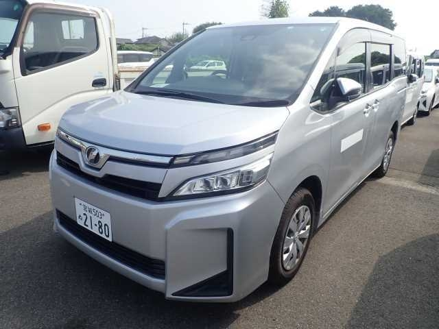 TOYOTA VOXY 2018