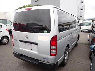 TOYOTA HIACE VAN 2017