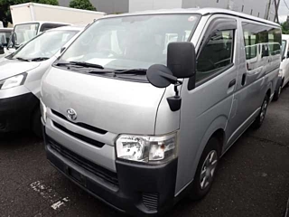TOYOTA HIACE VAN 2018