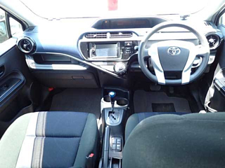 TOYOTA AQUA 2016