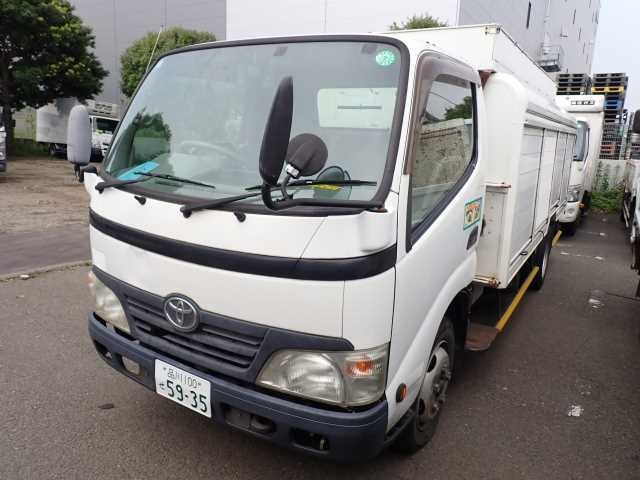 TOYOTA DYNA 2009
