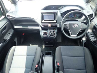 TOYOTA VOXY 2018