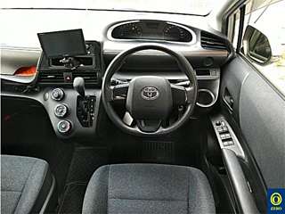 TOYOTA SIENTA 2017