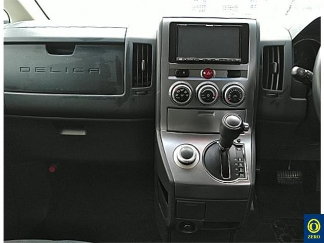 MITSUBISHI DELICA D5 2012