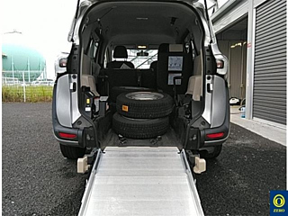 TOYOTA SIENTA 2018