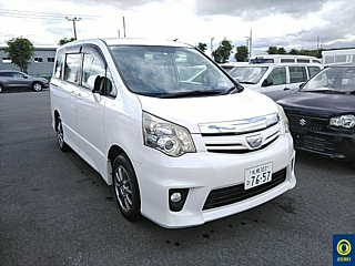 TOYOTA NOAH 2011