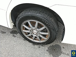 TOYOTA NOAH 2011
