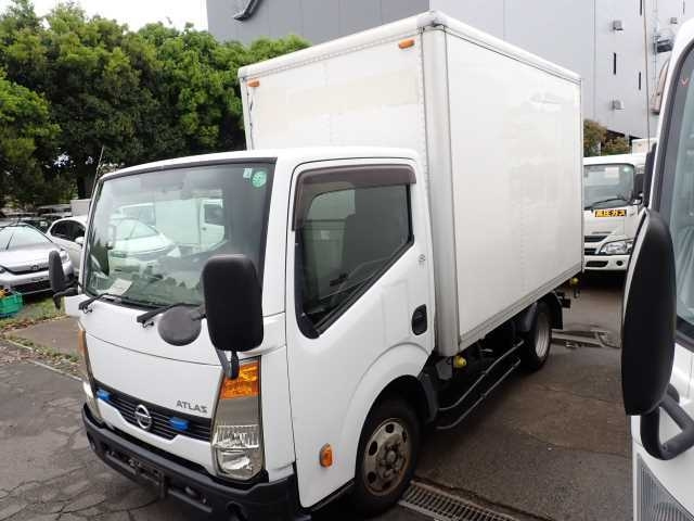 NISSAN ATLAS 2011