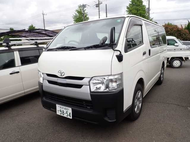 TOYOTA HIACE VAN 2020