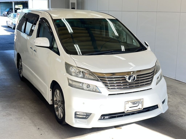 TOYOTA VELLFIRE 2010