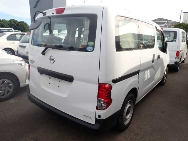 NISSAN NV200 2018
