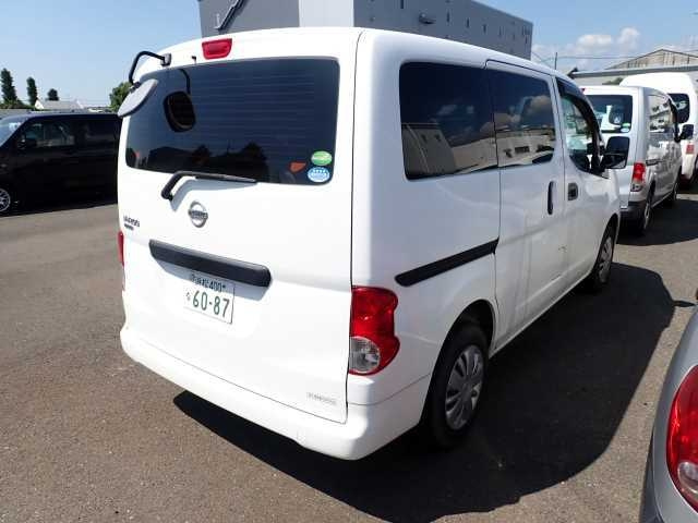 NISSAN NV200 2019