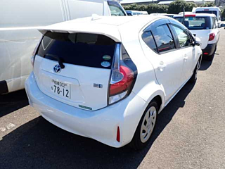 TOYOTA AQUA 2017
