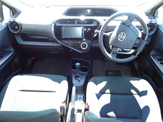 TOYOTA AQUA 2017