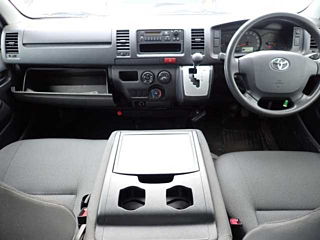 TOYOTA HIACE VAN 2016