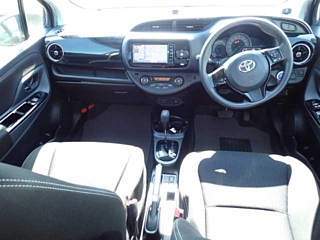 TOYOTA VITZ 2018