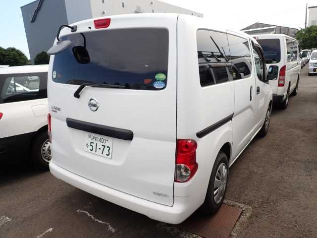 NISSAN NV200 2019