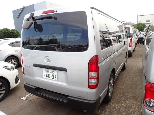 TOYOTA HIACE VAN 2016