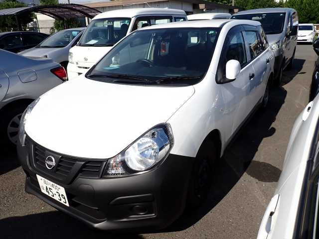 NISSAN AD 2021