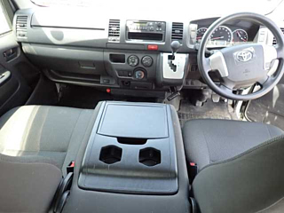 TOYOTA HIACE VAN 2019