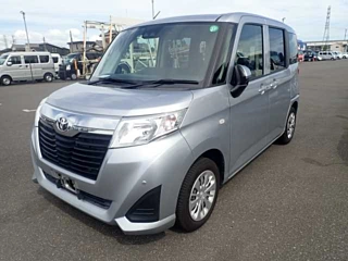 TOYOTA ROOMY 2019