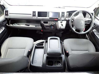 TOYOTA HIACE VAN 2020