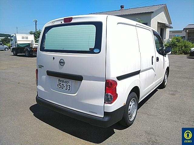 NISSAN NV200 2013