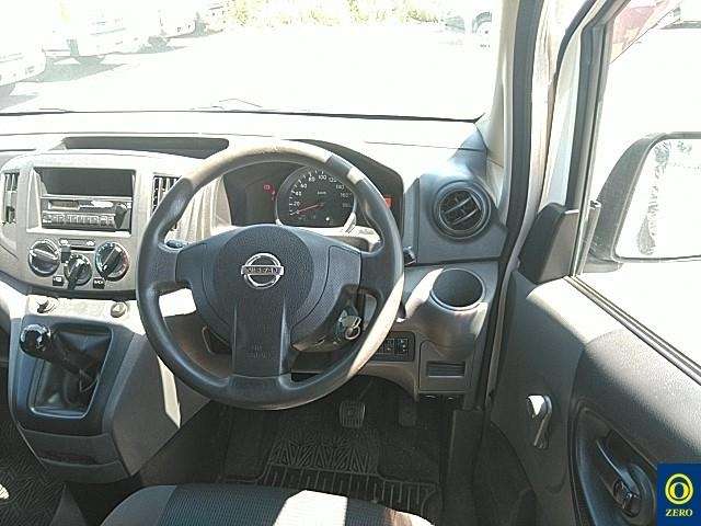 NISSAN NV200 2013