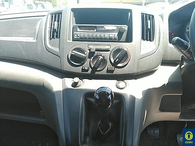 NISSAN NV200 2013