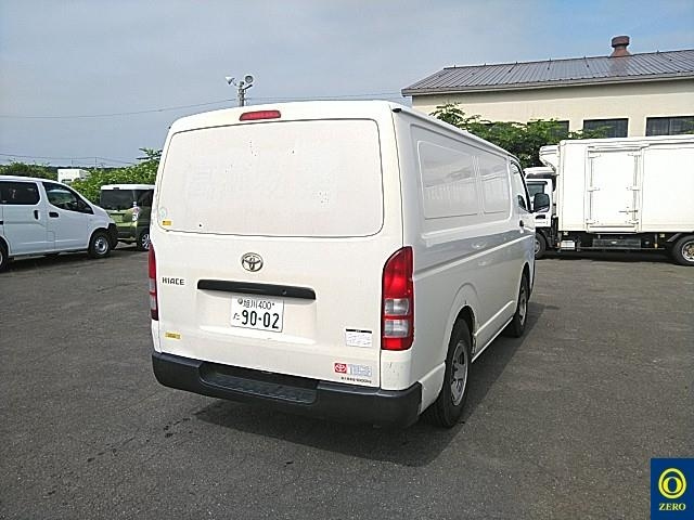 TOYOTA HIACE VAN 2010