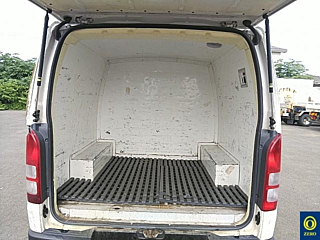 TOYOTA HIACE VAN 2010