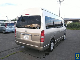 TOYOTA HIACE 2010