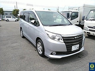 TOYOTA NOAH 2014