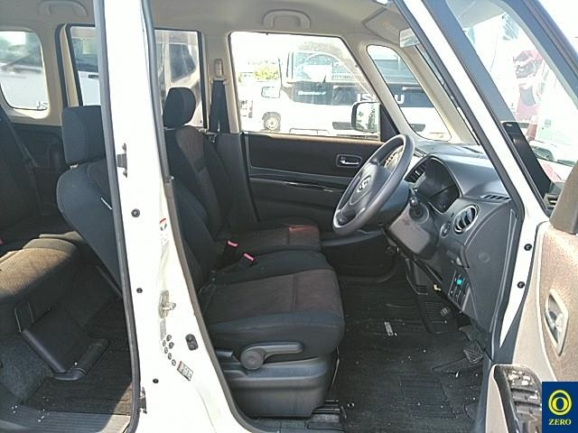 NISSAN ROOX 2010