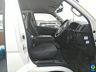 TOYOTA HIACE VAN 2015