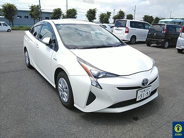 TOYOTA PRIUS 2016